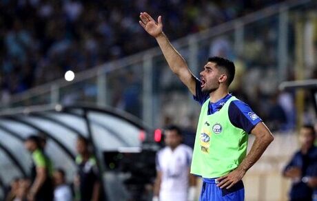 علی کریمی در استقلال ماندنی شد