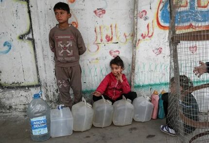 کمبود شدید آب و موادغذایی در غره