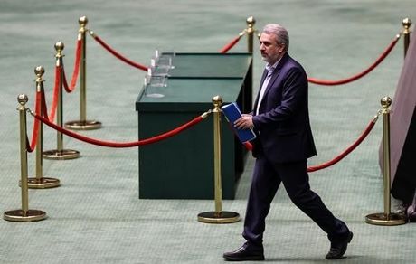 استیضاح وزیر صمت رای نیاورد / فاطمه امین وزیر ماند