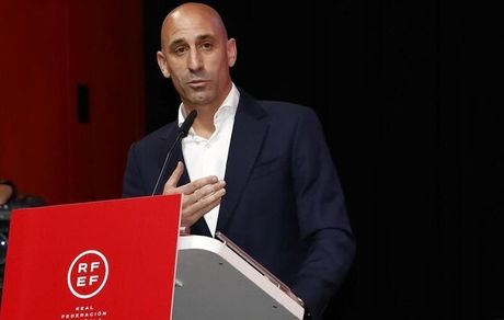 حکم ۱۸ ماه زندان برای رئیس جنجالی فدراسیون فوتبال اسپانیا