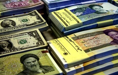 فوربز: سقوط ریال ایران به رده آخر ضعیف‌ترین پول‌های جهان