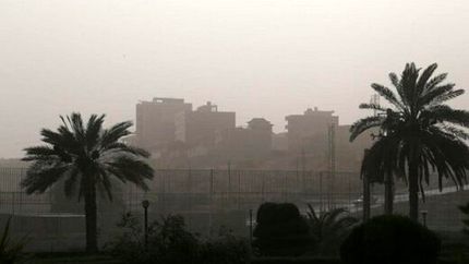 صدها نفر در قشم بدلیل گردوغبار راهی بیمارستان شدند