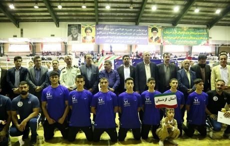 آغاز مسابقات بوکس قهرمانی نوجوانان کشور در سقز