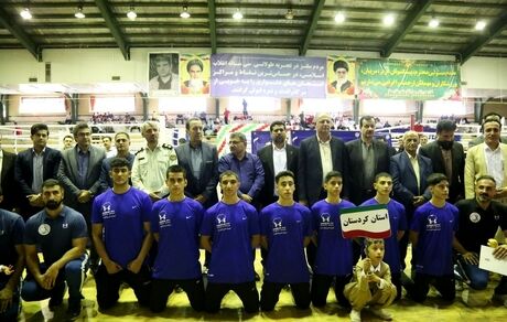 آغاز مسابقات بوکس قهرمانی نوجوانان کشور در سقز