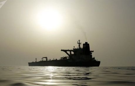 آمریکا، یک نفتکش سنگاپوری را توقیف کرد / دلیل: دور زدن تحریم‌های کره شمالی