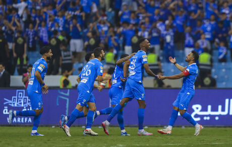 الهلال متوقف بشو نیست