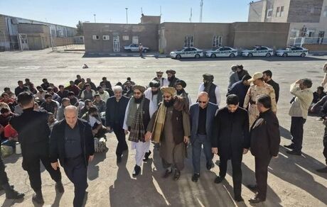 انتقال ۲۱۱ زندانی افغانستانی از ایران به کابل 