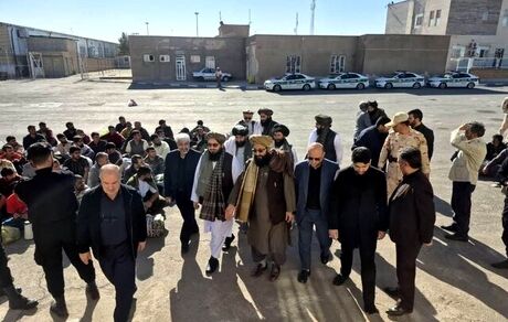 انتقال ۲۱۱ زندانی افغانستانی از ایران به کابل 