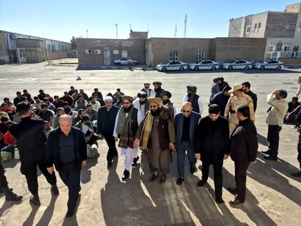 انتقال ۲۱۱ زندانی افغانستانی از ایران به کابل 