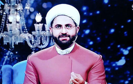 شایسته نیست یک روحانی، مجری برنامه عوام پسند تلویزیون شود