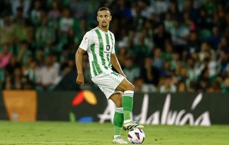 الاتحاد، بازیکن بتیس را هم خرید