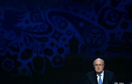 فیفا از بلاتر و پلاتینی شکایت کرد