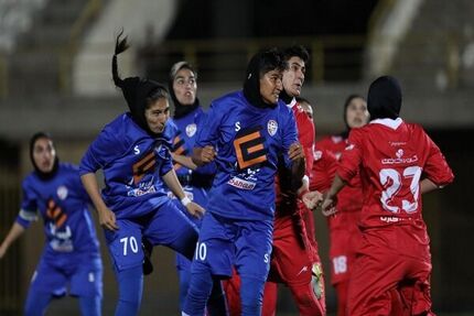 باخت پرسپولیس به صدرنشین لیگ برتر فوتبال بانوان / گل‌گهر در سنندج جشنواره گل برپا کرد
