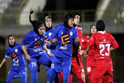 باخت پرسپولیس به صدرنشین لیگ برتر فوتبال بانوان / گل‌گهر در سنندج جشنواره گل برپا کرد