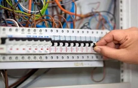 قطع برق ۱۶ دستگاه دولتی در تهران