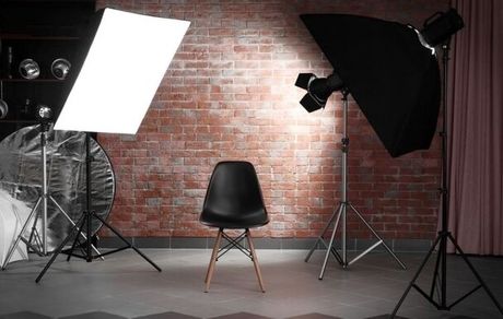 فیلمبرداری از تزریق واکسن، کار زیرپله‌ای‌هاست