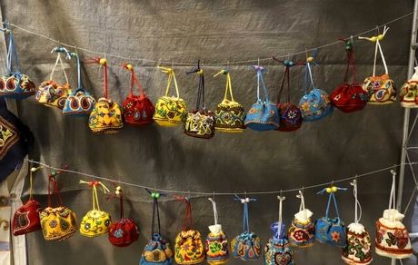 وضعیت اعزام صنایع دستی ایران به قطر در حاشیه جام جهانی ۲۰۲۲/ ویترینی بدون اجازه خرید!