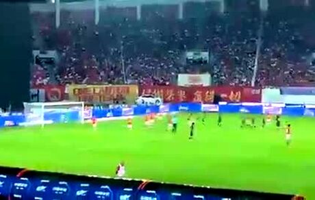 آغاز لیگ فوتبال چین با حضور کامل تماشاگران / ویدئو