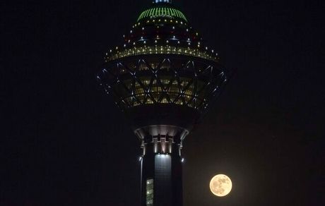 فعالیت شبانه برج میلاد برای مسافرین نوروزی