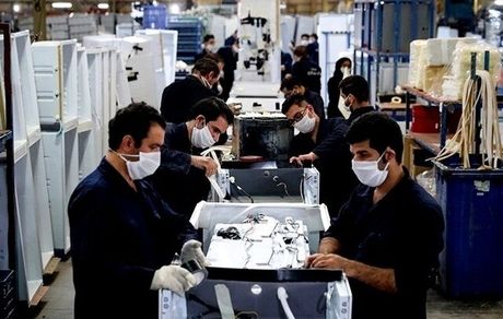 دستور رئیسی برای واکسیناسیون کارگران بخشهای تولیدی