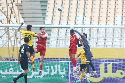 سپاهان، اولین باخت فصل پرسپولیس را رقم زد / ضدحال مورایس به یحیی