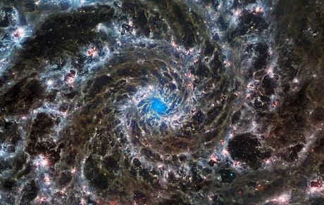 تلسکوپ جیمزوب جزئیات جدیدی از کهکشان فانتوم ثبت کرد