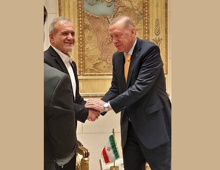 نقد زبان بدن رئیس جمهور در دیدار با اردوغان، شیطنت رسانه ترکی است
