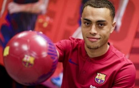 بازیکن جدید بارسلونا کیست؟