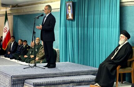 رئیس جمهور: وحدت حرف اول و آخر را می‌زند
