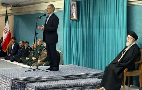 رئیس جمهور: وحدت حرف اول و آخر را می‌زند