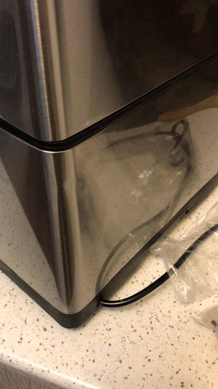 تیپاکس مسئولیت ناپذیر / تحویل کالای قاچاق بصورت شکسته و با دریافت هزینه نامتعارف از مشتری!