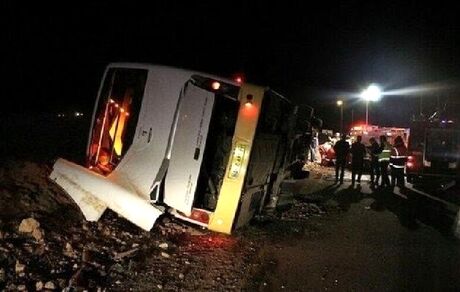 یک اتوبوس دیگر در محور سرخه آرادان واژگون شد / ۹ نفر مصدوم شدند