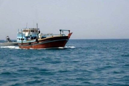 توقیف دو فروند شناور موتور سنگین در آبهای بندرعباس