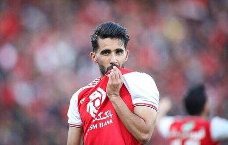 بازیکن مطرح پرسپولیس فعلا برای تمدید مذاکره نمی‌کند