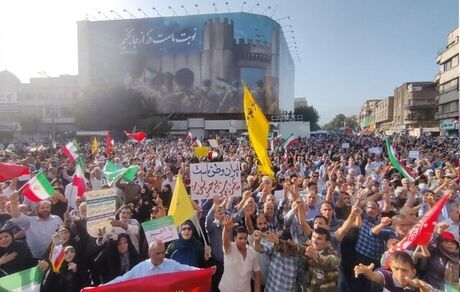 تجمع جمعی از مردم و دانشجویان دانشگاه‌های تهران در انزجار از ترامپ و اقدامات جنایتکارانه آمریکا