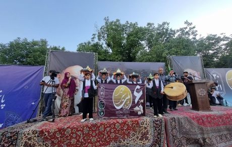 جشنواره سیر همدان در همدان برگزار شد