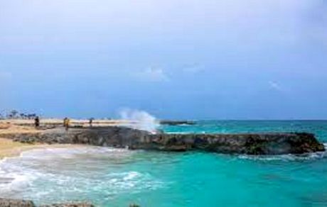 با بهبود وضعیت هوا، فعالیت بنادر کیش از سرگرفته شد