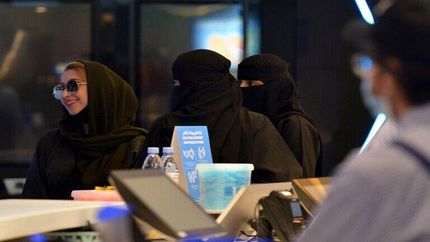 عربستان الزام دیده نشدن مو و گردن زنان در عکس کارت ملی را حذف کرد
