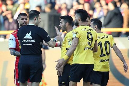 شکایت سپاهان از داور بازی با پرسپولیس
