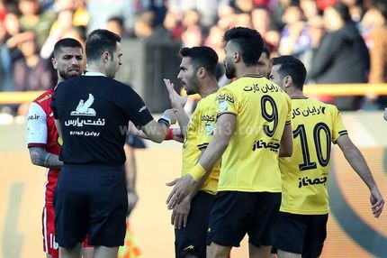شکایت سپاهان از داور بازی با پرسپولیس