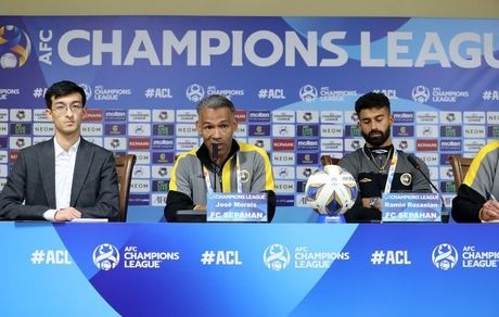 سرمربی سپاهان: صعود می‌کنیم / به قهرمانان کشورهای دیگر احترام بگذاریم