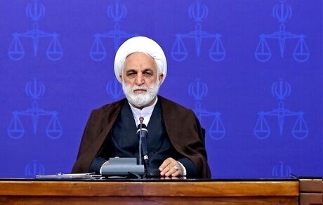 رئیس قوه قضاییه: کمک به دولت برای ارتقاء وضعیت معیشتی مردم و تقویت بنیه اقتصادی کشور را وظیفه خود می‌دانیم
