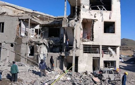 خسارت به ۲ هزار واحد مسکونی در سنندج در حمله دشمن به ۱۷ نقطه این شهر