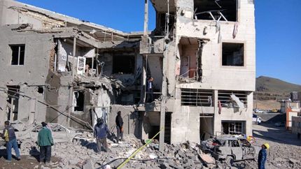 خسارت به ۲ هزار واحد مسکونی در سنندج در حمله دشمن به ۱۷ نقطه این شهر