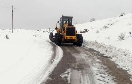 مسدود شدن یک چهارم راه‌های روستایی کردستان بدلیل بارش شدید برف