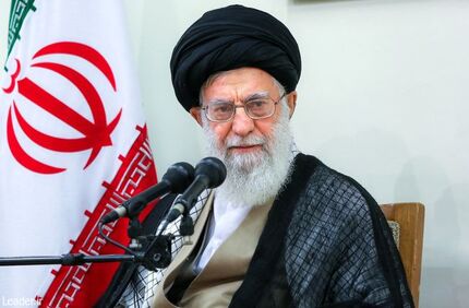 رهبر معظم انقلاب برای رییس جمهور در آستانه سفر به نیویورک آرزوی توفیق کردند