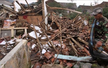 زلزله شدید در اندونزی: ۱۱ نفر تاکنون کشته و مجروح شدند