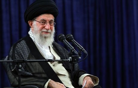 پخش زنده سخنرانی رهبر انقلاب با جمعی از پیشکسوتان و فرماندهان دفاع مقدس