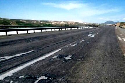 آزادراه تبریز به تهران در پی اصابت پرتابه دشمن بسته شد