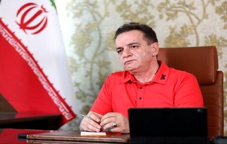 زنوزی: رئیس فدراسیون فوتبال از سپاهان حمایت می‌کند / VAR کمک حال برخی تیم‌ها شده است